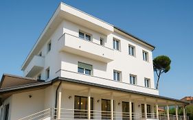 Lc Hotel By Gale